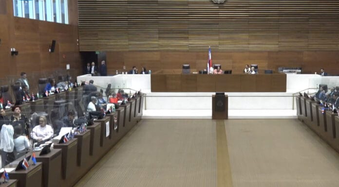 Diputados avanzan 8 mociones y nuevamente se frena discusión de jornadas 4×3