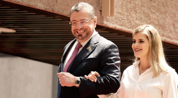 Chaves y Fernández viajarán a reunión con Trump en marzo