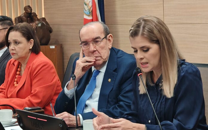 Fernandez AL