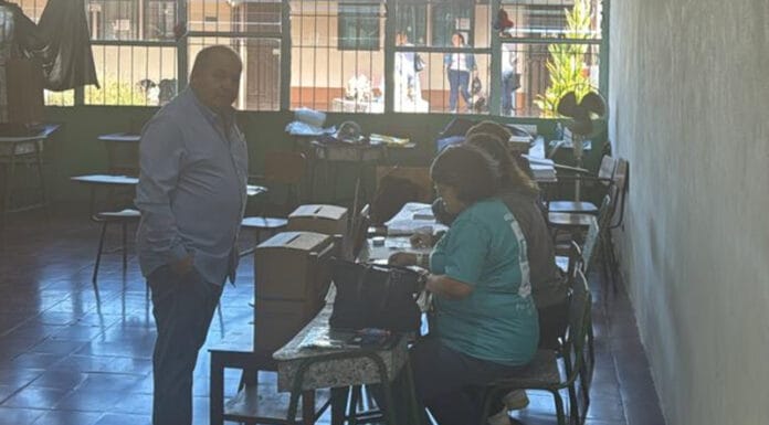 Presidente Honorario del Movimiento Cooperativo ejerció su voto