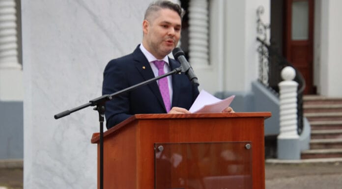 Ministro de cultura aclara porqué delegó espació en directiva del Teatro Nacional