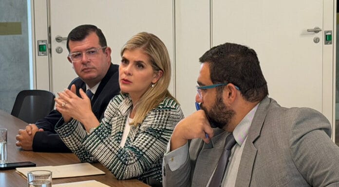 Laura Fernández espera lograr un punto medio sobre Crucitas con el Frente Amplio