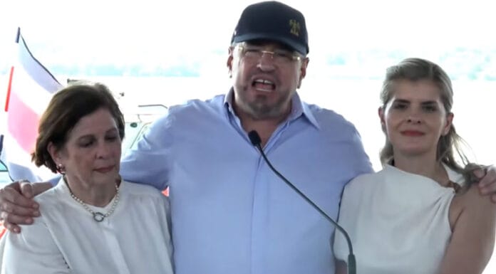 Puntarenas despide al “mejor presidente” y a Cisneros con gran ovación y agradecimiento