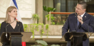 Presidente sugiere fuerte frase como lema a presidenta electa