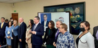 Chaves destaca que mayoría de ministros salieron de su gabinete fue para crecer