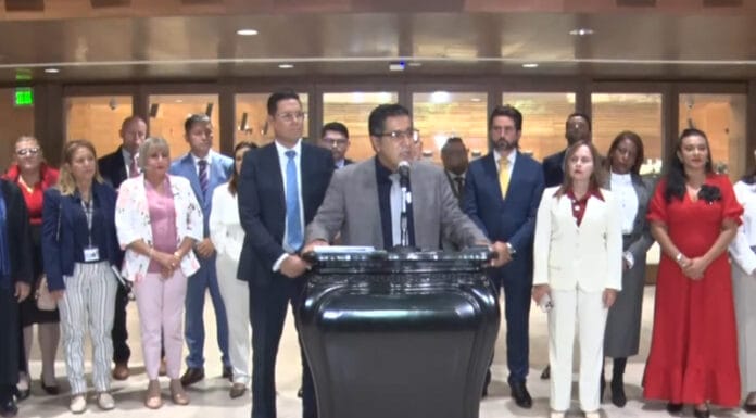 Nogui Acosta critica al PLN por oponerse a armonización eléctrica pese a que ellos lo propusieron