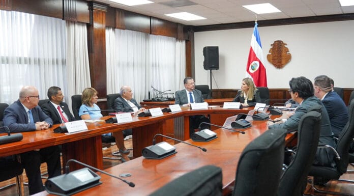 Presidenta marca la cancha a Jerarcas del Poder Judicial en inicio de reunión