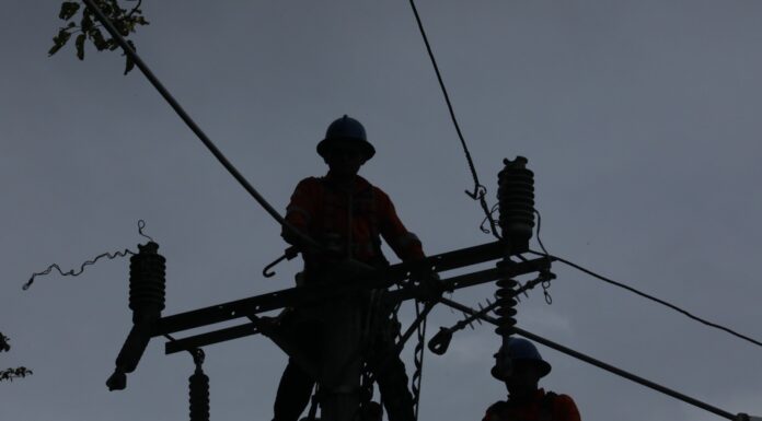 Gobierno frena Armonización Eléctrica y acusa a oposición de bloquear modernización del sistema
