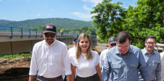 Presidenta y Ministro confirman que puente sobre río Tárcoles estará listo en Julio
