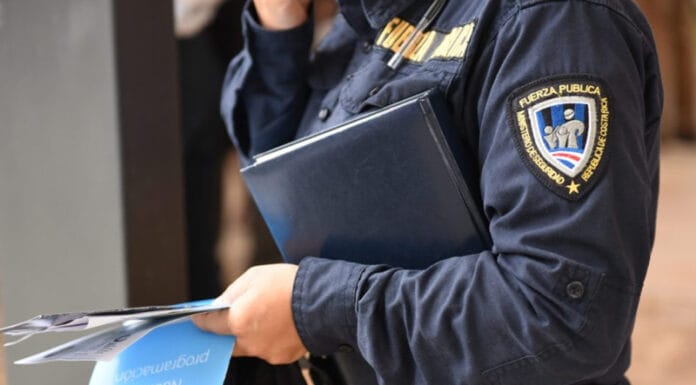 Presidenta anuncia despido de siete jefes policiales que no superaron el polígrafo