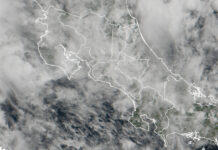 Tormenta Tropical golpea ambas costas del país