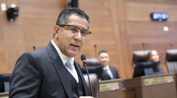 Nogui Acosta pide a oposición conversar y buscar acuerdo sobre Crucitas