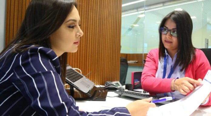 Informe revela obstáculos que enfrentan mujeres en sistema financiero nacional