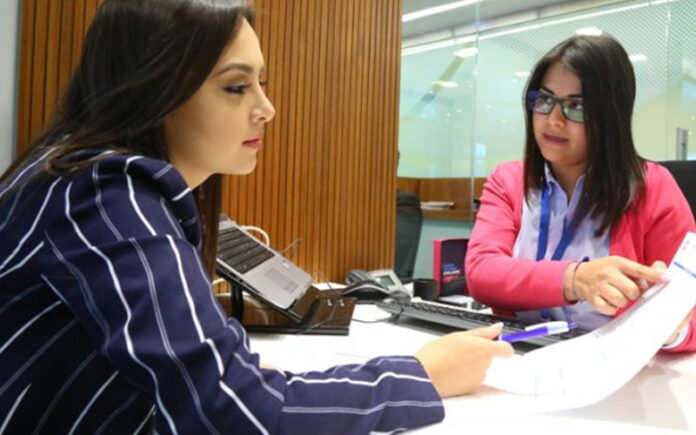 mujeres créditos