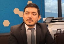 Ministro pide a docentes demandar si alguien los persigue por polémica circular