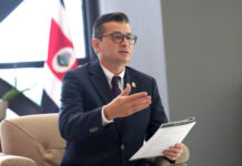 Ministro de Trabajo deja el cargo por motivos personales